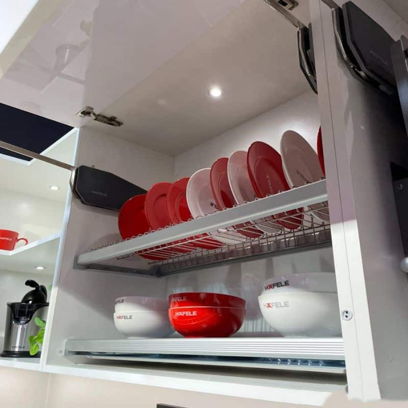 Lắp đặt phụ kiện tủ bếp khay hứng nước Hafele 544.01.089 Lắp đặt phụ kiện tủ bếp khay hứng nước Hafele 544.01.089