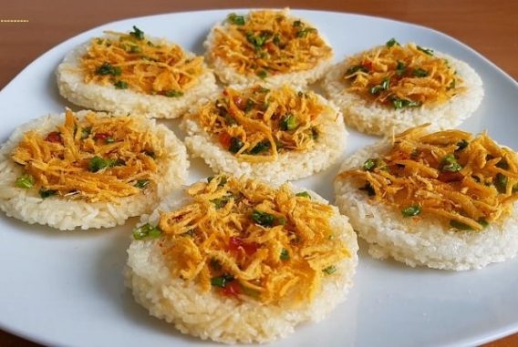 cach lam com chay bang noi chien khong dau tot cho suc khoe 2